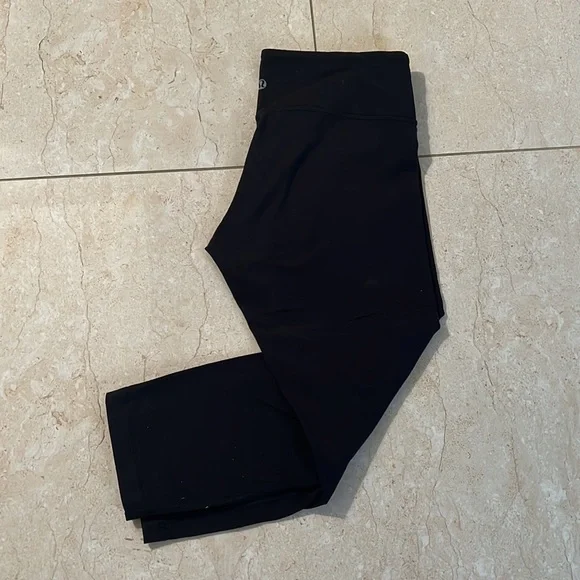 LuluLemon Capri Pants 🍋 - Picture 3 of 5
